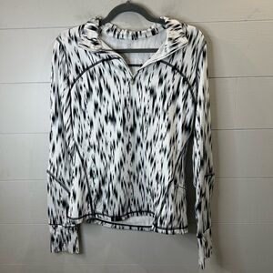 Gap Fit Athletic Stylish Black and White Women's Quarter Zip Size Medium